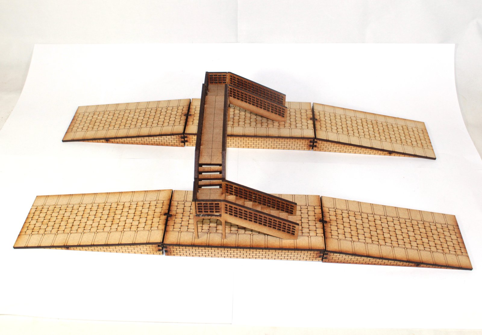 side view of bridge on the platfroms